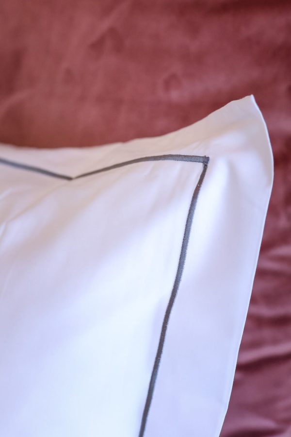 Satin Stitch - Luxury Cotton Duvet Cover Set - 400TC - Image 4